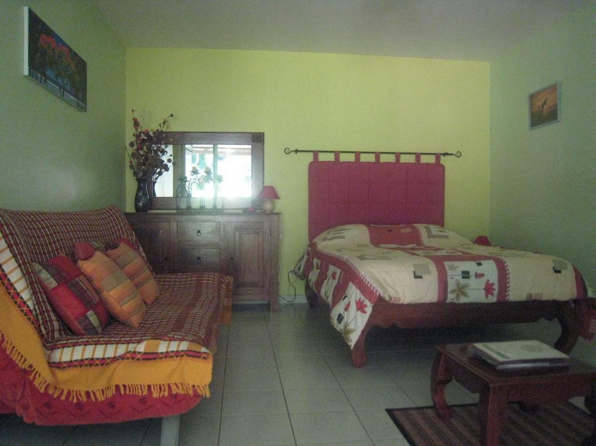 Baliste Jardin De Corail Apartment แซ็งต์-จีลส์-เลส์-แบ็งส์ ภายนอก รูปภาพ